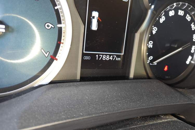 Used Toyota Prado 2018 3.5L Automatic TX-L with Rear-Mounted Spare Tire Odometer Close Up