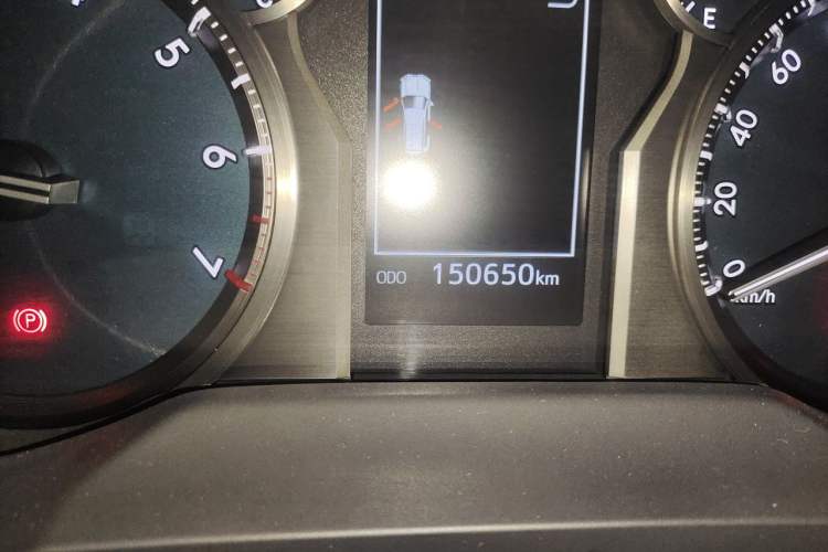 Used Toyota Prado 2018 3.5L Automatic TX-L NAVI with Rear-Mounted Spare Tire Odometer Close Up