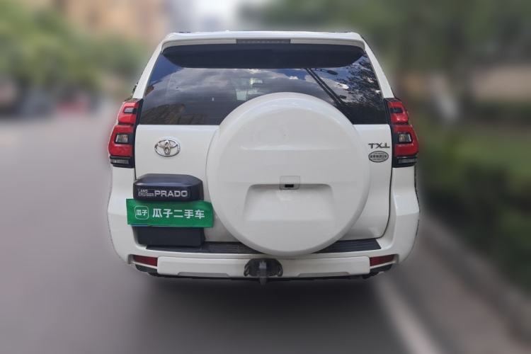 Used Toyota Prado 2018 2.7L TXL Nine-Cylinder External Fuel Tank Large Fuel Capacity – Middle East Rear