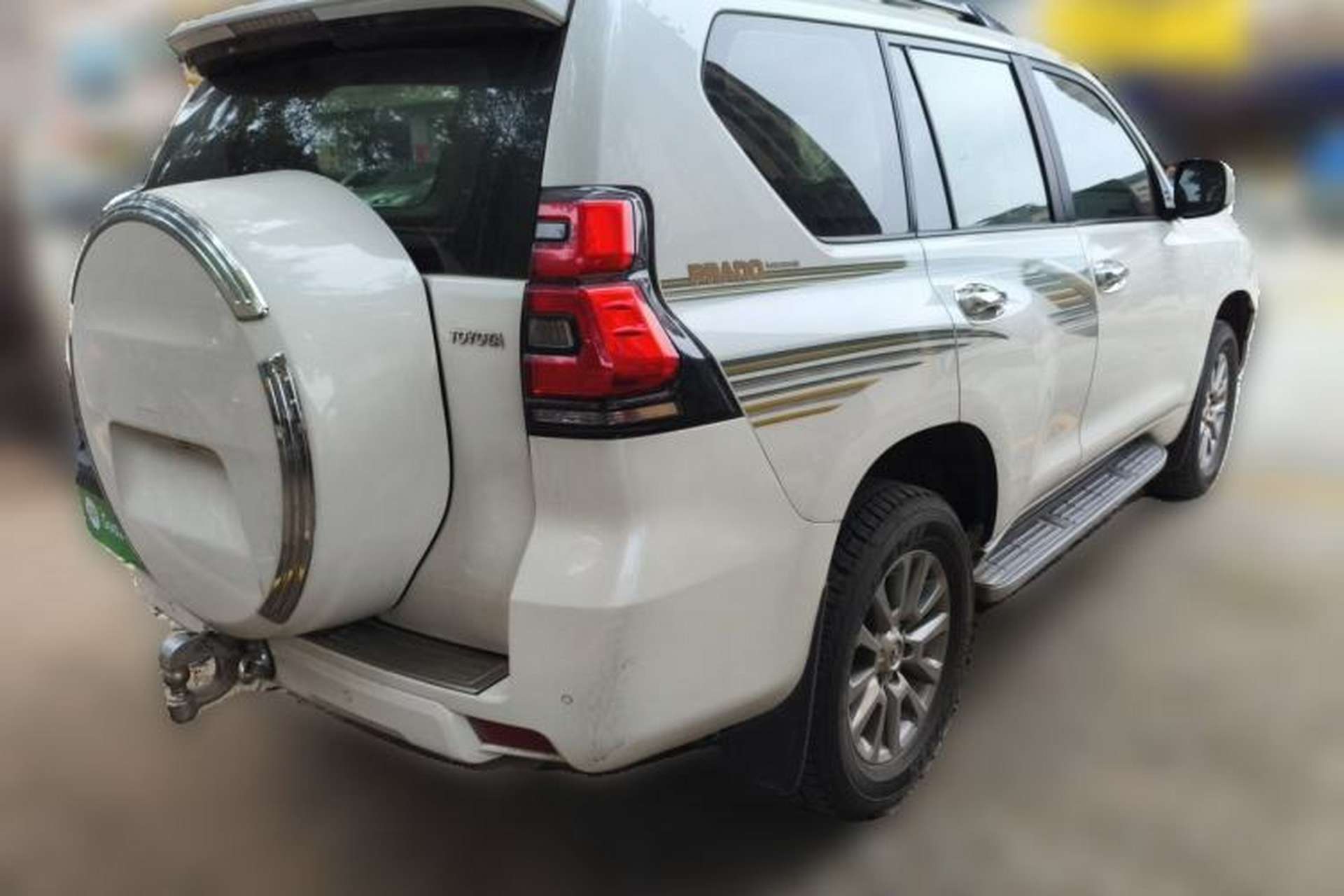 Used Toyota Prado 2018 3.5L Automatic TX-L with Rear-Mounted Spare Tire Rear Right 45 Deg