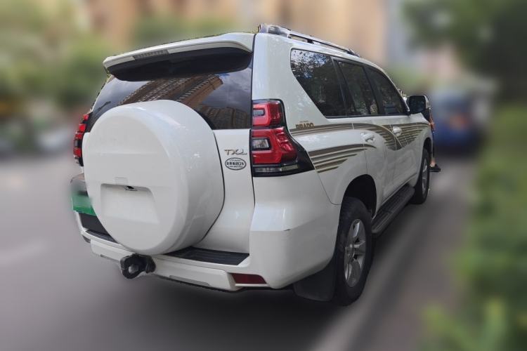 Used Toyota Prado 2018 2.7L TXL Nine-Cylinder External Fuel Tank Large Fuel Capacity – Middle East Rear Right 45 Deg