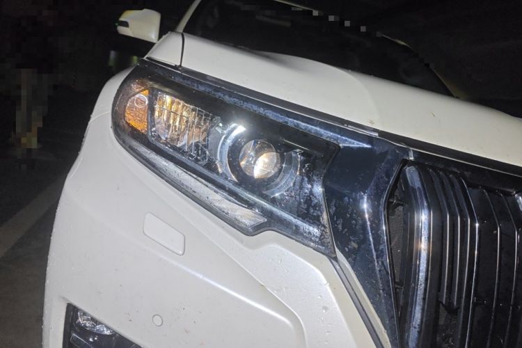 Used Toyota Prado 2018 3.5L Automatic TX-L with Rear-Mounted Spare Tire Right Front Headlight