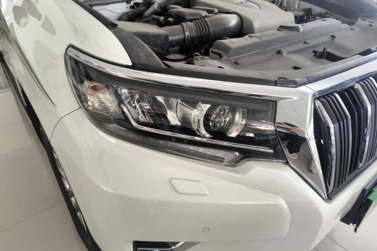 Used Toyota Prado 2018 3.5L Automatic TX-L with Rear-Mounted Spare Tire Right Front Headlight