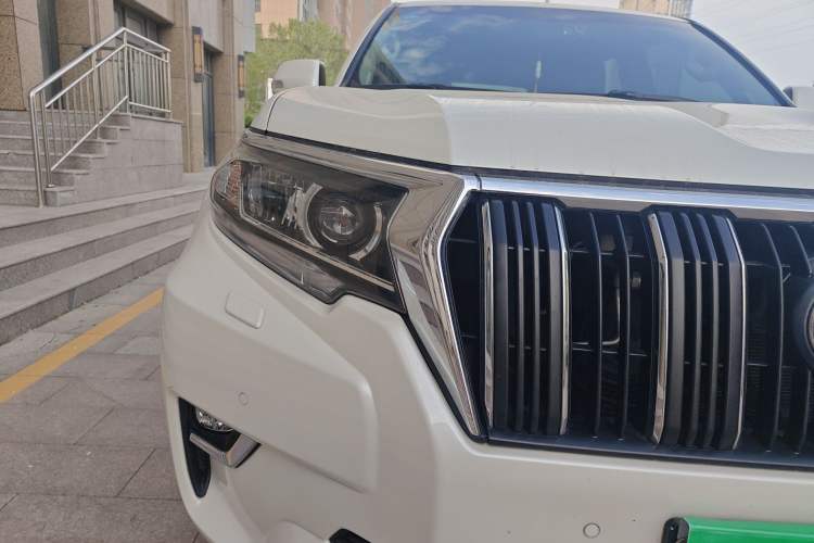 Used Toyota Prado 2018 3.5L Automatic TX-L with Rear-Mounted Spare Tire Right Front Headlight