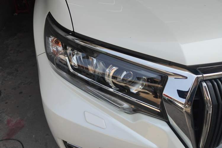 Used Toyota Prado 2018 3.5L Automatic TX-L with Rear-Mounted Spare Tire Right Front Headlight