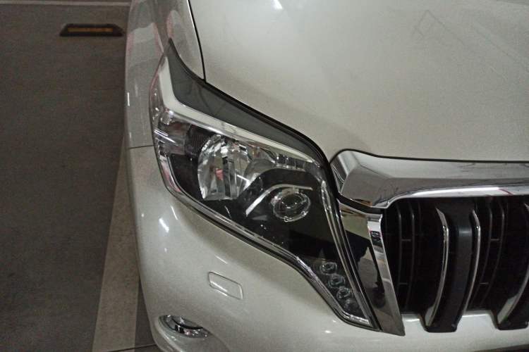 Used Toyota Prado 2018 3.5L Automatic TX-L NAVI with Rear-Mounted Spare Tire Right Front Headlight