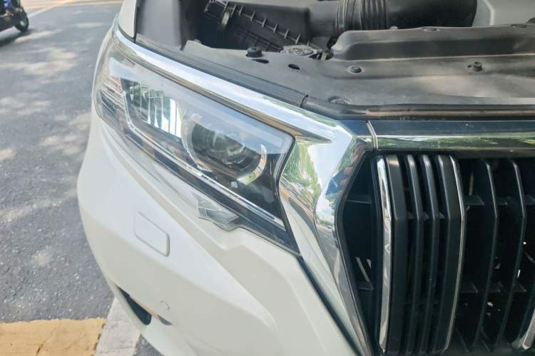 Used Toyota Prado 2018 3.5L Automatic TX Right Front Headlight