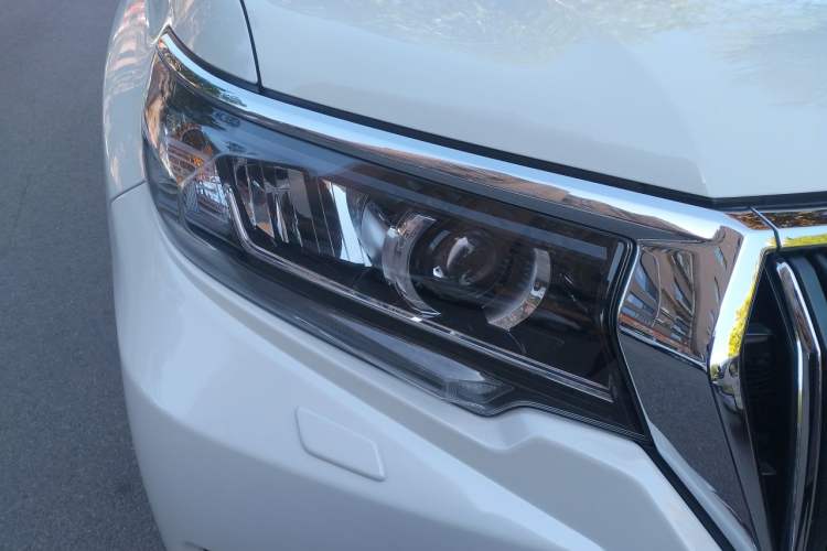 Used Toyota Prado 2018 3.5L Automatic TX-L Right Front Headlight