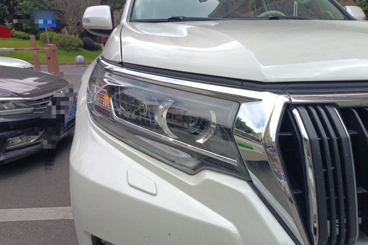 Used Toyota Prado 2018 3.5L Automatic TX-L with Rear-Mounted Spare Tire Right Front Headlight