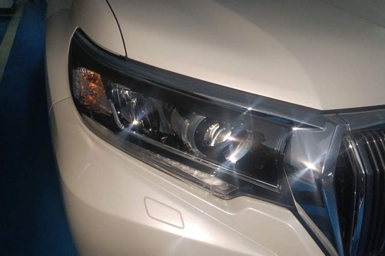 Used Toyota Prado 2018 3.5L Automatic VX NAVI with Rear-Mounted Spare Tire Right Front Headlight