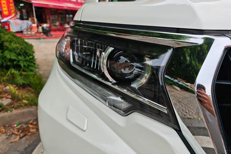 Used Toyota Prado 2018 3.5L Automatic TX-L Right Front Headlight