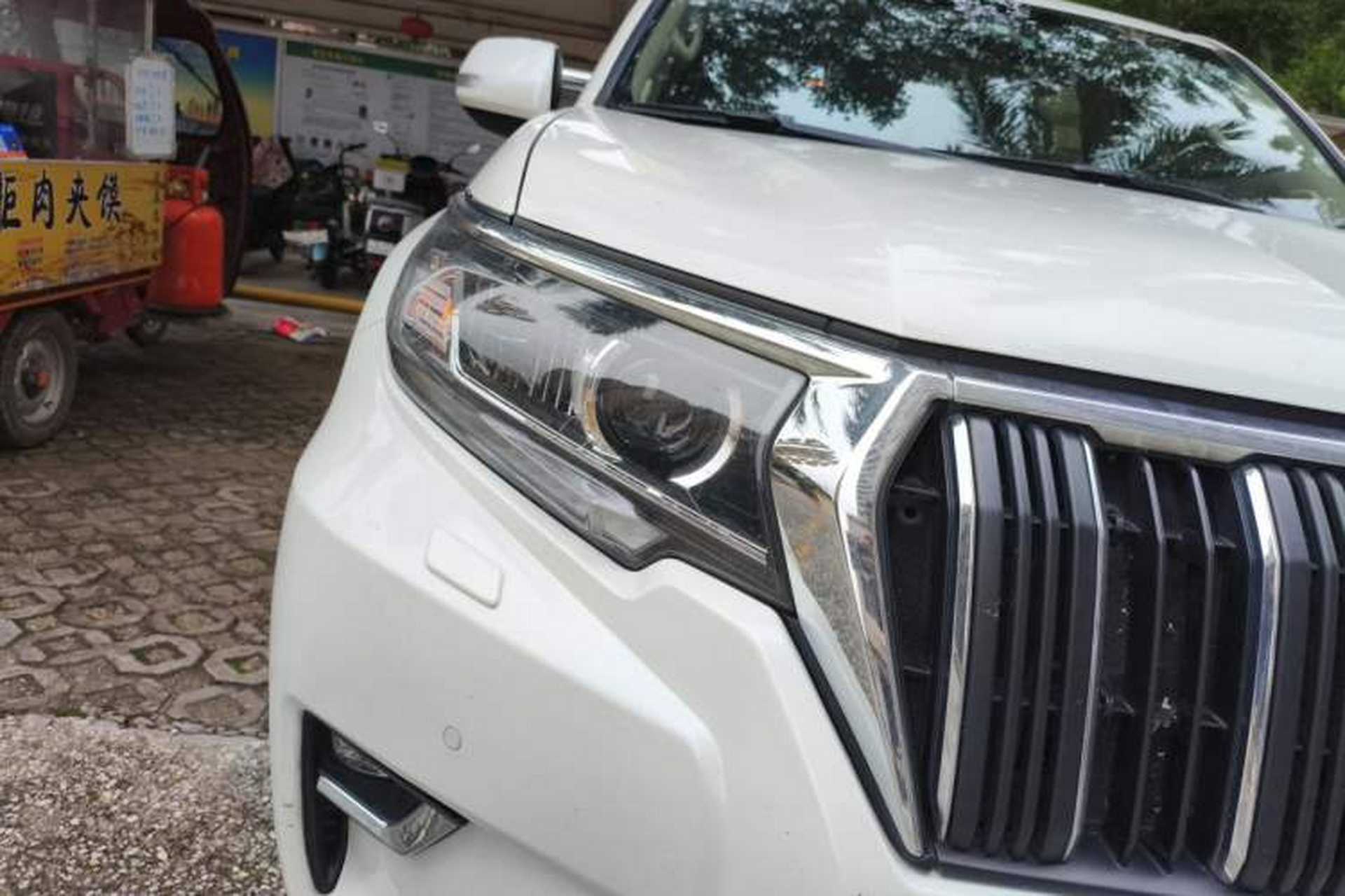 Used Toyota Prado 2018 3.5L Automatic TX-L with Rear-Mounted Spare Tire Right Front Headlight