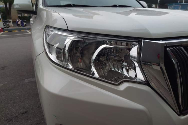 Used Toyota Prado 2018 3.5L Automatic TX Right Front Headlight