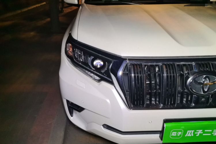 Used Toyota Prado 2018 3.5L Automatic TX-L with Rear-Mounted Spare Tire Right Front Headlight