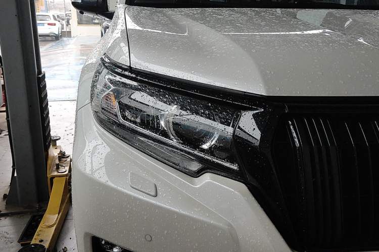Used Toyota Prado 2018 3.5L Automatic TX-L with Rear-Mounted Spare Tire Right Front Headlight