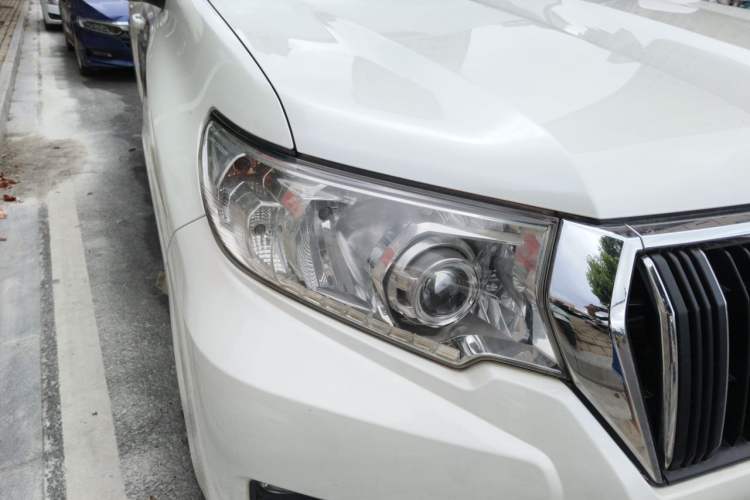 Used Toyota Prado  Right Front Headlight