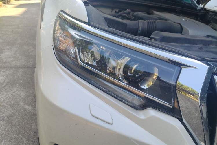 Used Toyota Prado 2018 3.5L Automatic TX-L NAVI with Rear-Mounted Spare Tire Right Front Headlight