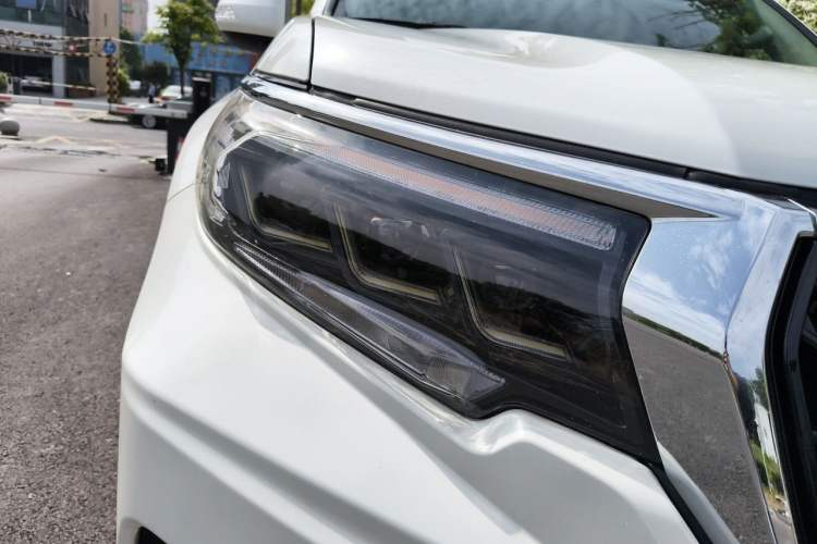 Used Toyota Prado 2018 3.5L Automatic TX Right Front Headlight