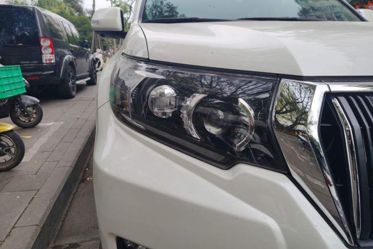 Used Toyota Prado 2018 3.5L Automatic TX Right Front Headlight