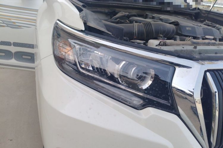 Used Toyota Prado  Right Front Headlight