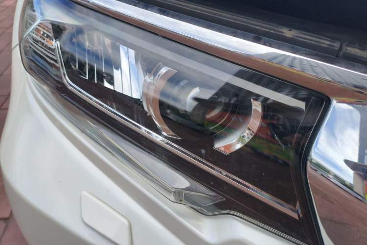 Used Toyota Prado 2018 3.5L Automatic TX-L with Rear-Mounted Spare Tire Right Front Headlight