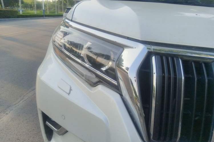 Used Toyota Prado 2018 3.5L Automatic TX-L Right Front Headlight