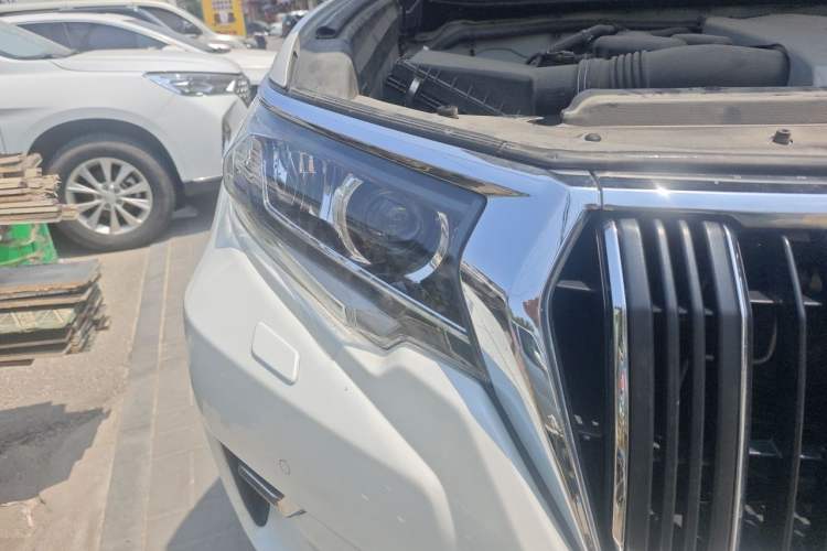 Used Toyota Prado 2018 3.5L Automatic TX-L Right Front Headlight