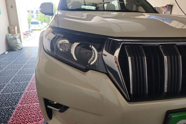 Used Toyota Prado 2018 3.5L Automatic TX Right Front Headlight