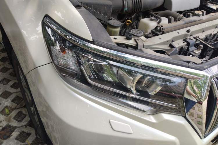 Used Toyota Prado 2018 3.5L Automatic TX-L with Rear-Mounted Spare Tire Right Front Headlight