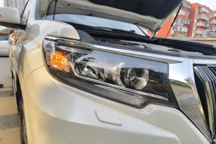 Used Toyota Prado 2018 3.5L Automatic TX-L NAVI with Rear-Mounted Spare Tire Right Front Headlight
