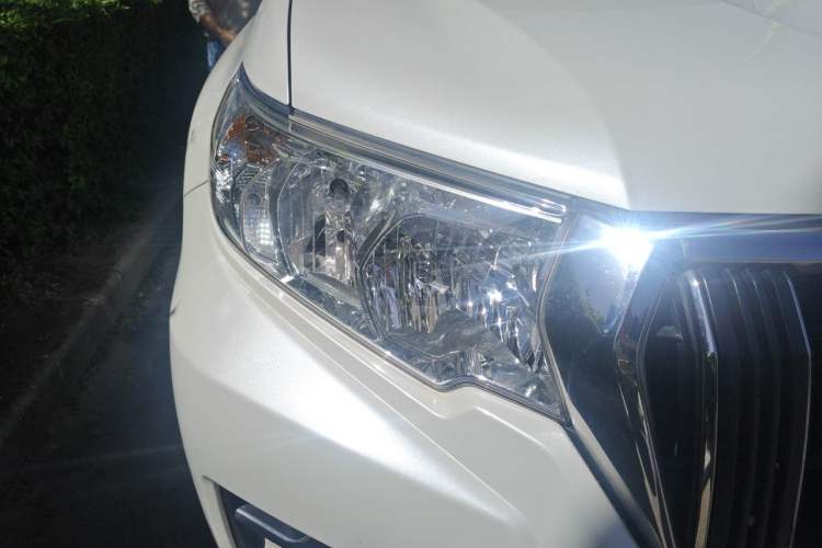 Used Toyota Prado 2018 3.5L Automatic TX Right Front Headlight