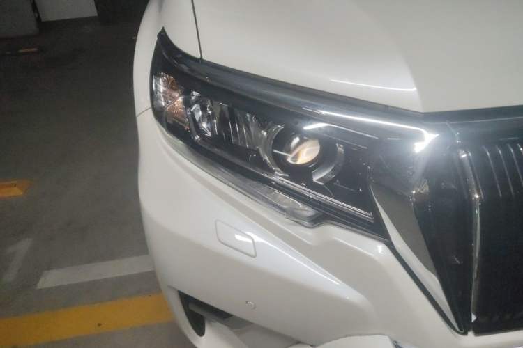 Used Toyota Prado 2018 3.5L Automatic TX-L NAVI with Rear-Mounted Spare Tire Right Front Headlight
