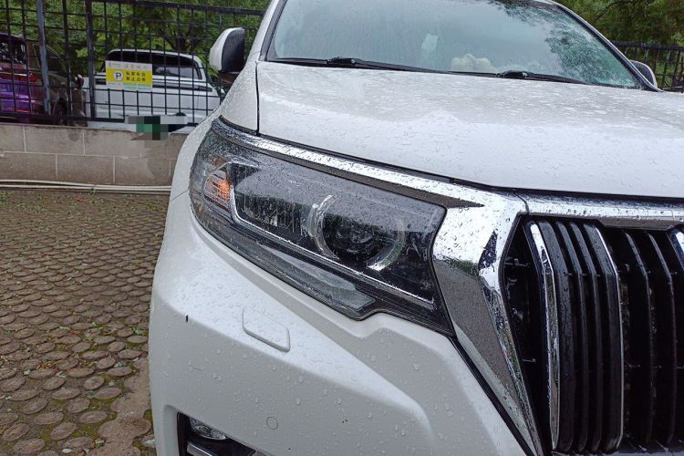 Used Toyota Prado 2018 3.5L Automatic TX-L with Rear-Mounted Spare Tire Right Front Headlight