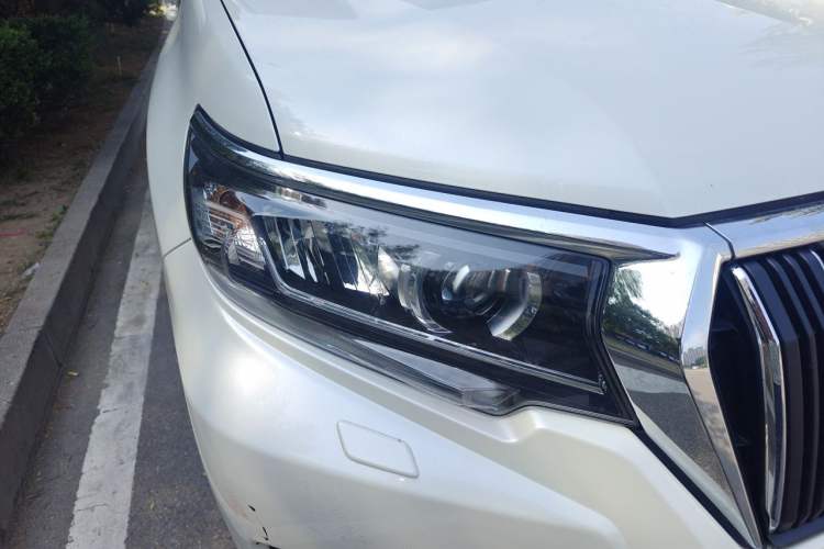 Used Toyota Prado 2018 3.5L Automatic TX-L NAVI Right Front Headlight