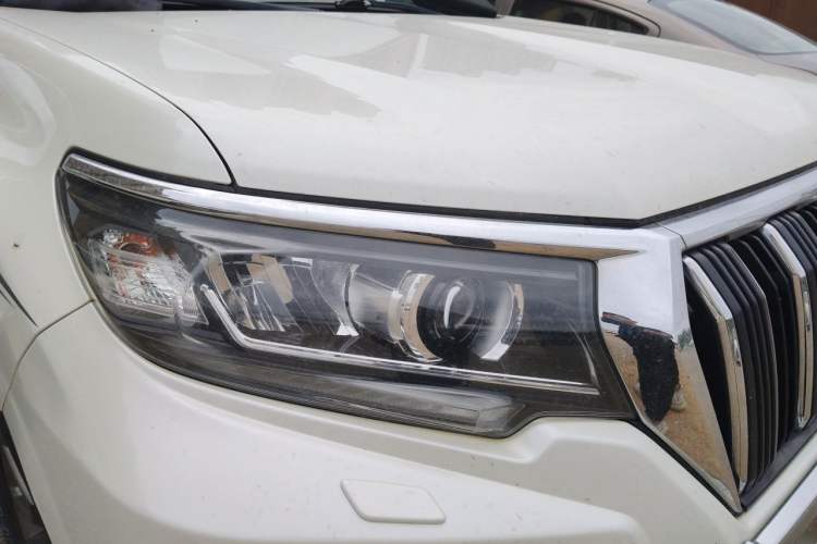 Used Toyota Prado 2018 3.5L Automatic TX-L with Rear-Mounted Spare Tire Right Front Headlight