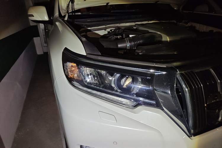 Used Toyota Prado 2018 3.5L Automatic TX-L Right Front Headlight