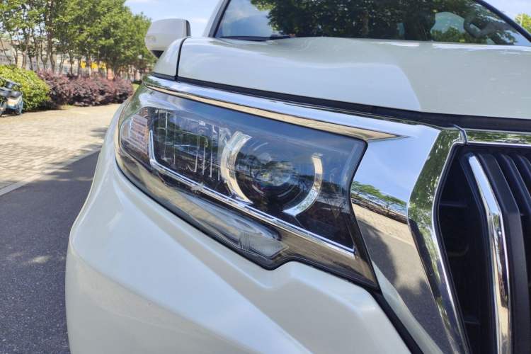 Used Toyota Prado 2018 3.5L Automatic TX Right Front Headlight