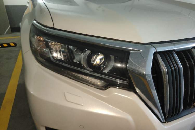 Used Toyota Prado 2018 3.5L Automatic TX-L NAVI Right Front Headlight