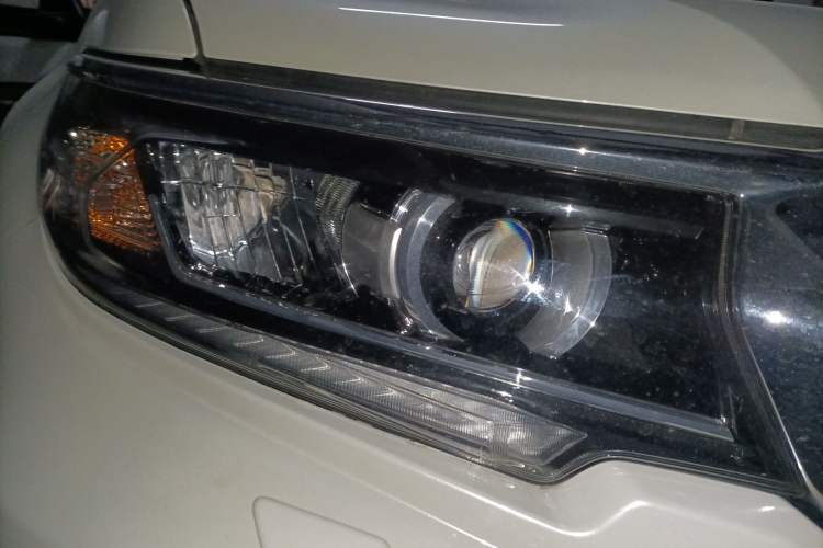 Used Toyota Prado 2018 3.5L Automatic TX-L Right Front Headlight