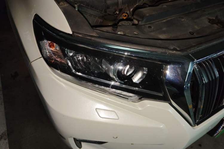 Used Toyota Prado 2018 3.5L Automatic TX-L NAVI Right Front Headlight