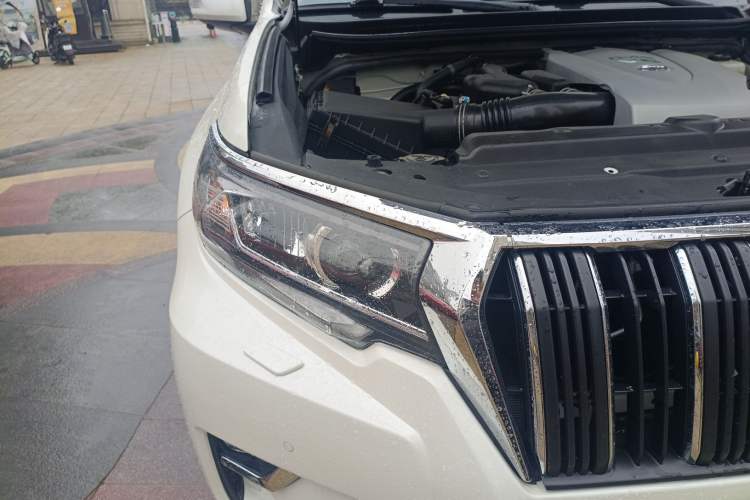 Used Toyota Prado 2018 3.5L Automatic TX-L with Rear-Mounted Spare Tire Right Front Headlight