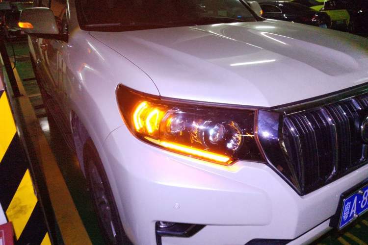 Used Toyota Prado 2018 3.5L Automatic TX Right Front Headlight