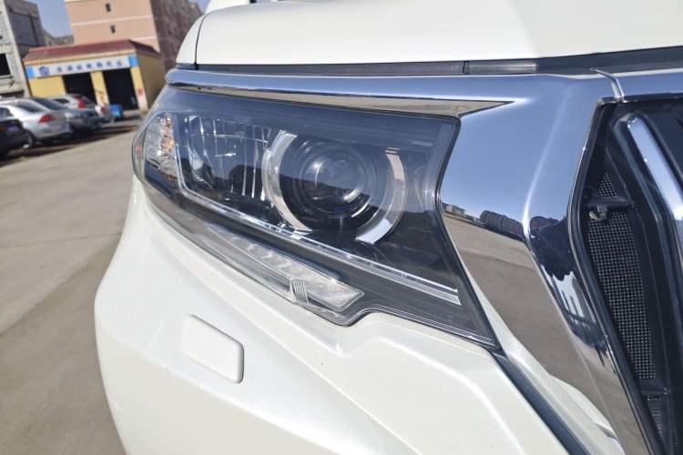 Used Toyota Prado 2018 3.5L Automatic TX-L Right Front Headlight