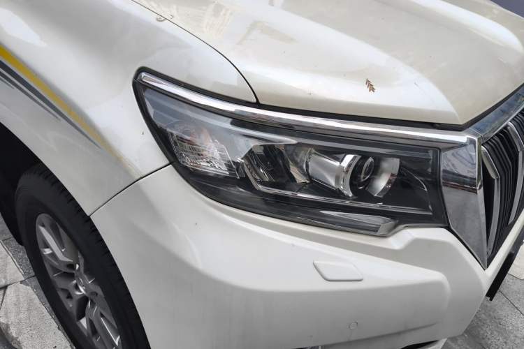 Used Toyota Prado 2018 3.5L Automatic TX-L with Rear-Mounted Spare Tire Right Front Headlight