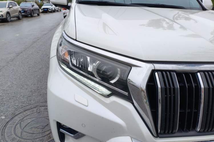Used Toyota Prado 2018 3.5L Automatic TX-L Right Front Headlight