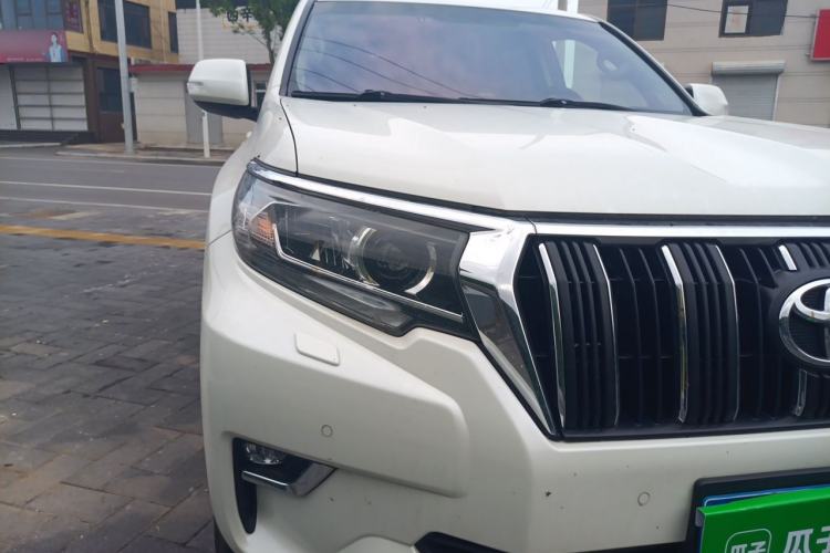 Used Toyota Prado 2018 3.5L Automatic TX-L with Rear-Mounted Spare Tire Right Front Headlight