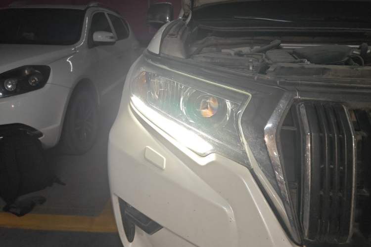 Used Toyota Prado  Right Front Headlight