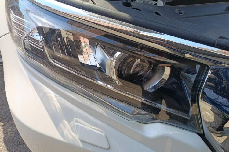 Used Toyota Prado 2018 3.5L Automatic TX-L Right Front Headlight