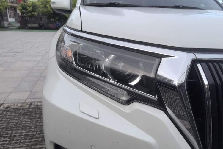 Used Toyota Prado 2018 3.5L Automatic TX-L NAVI with Rear-Mounted Spare Tire Right Front Headlight