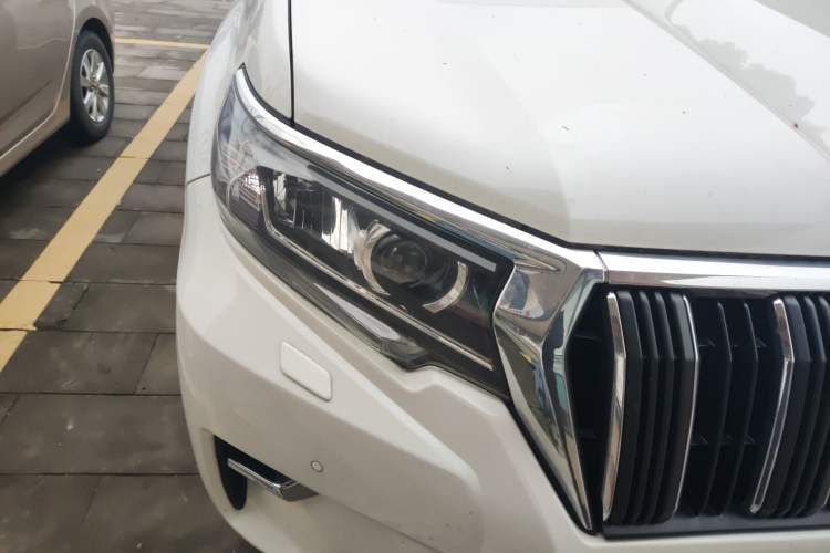 Used Toyota Prado 2018 3.5L Automatic TX-L NAVI with Rear-Mounted Spare Tire Right Front Headlight